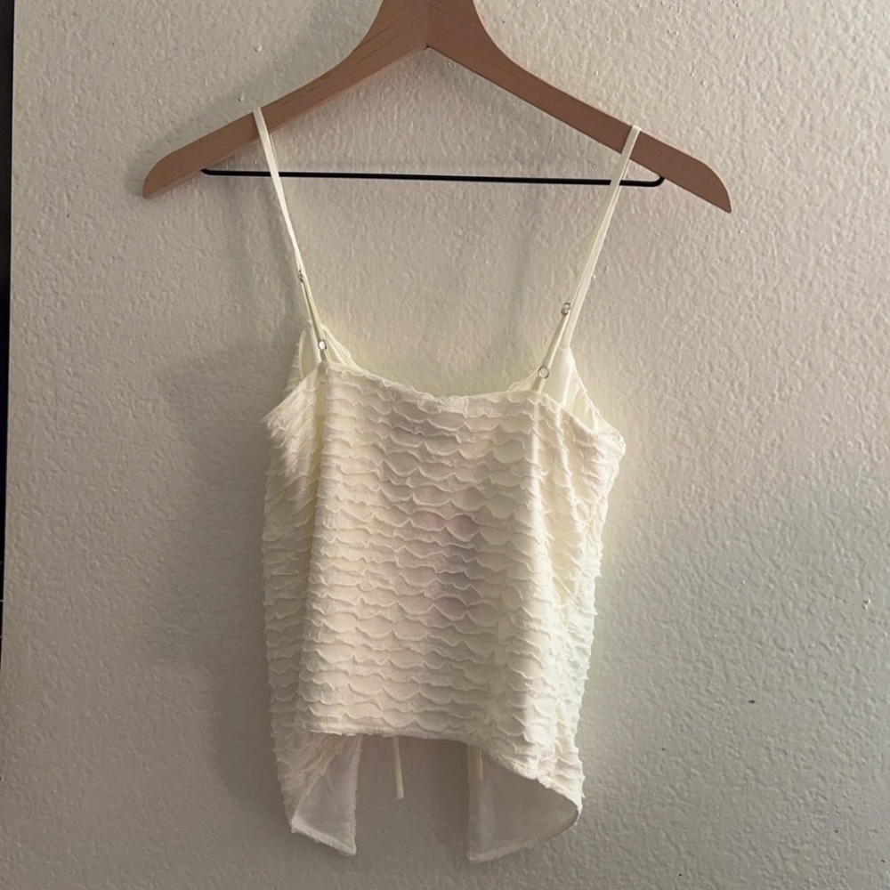 Edikted Alessia Tie Front Ruffled Top - Picture 3 of 4
